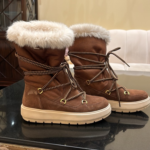 Ladies Geox Amphibox Kaula suede boots. - Picture 3 of 15